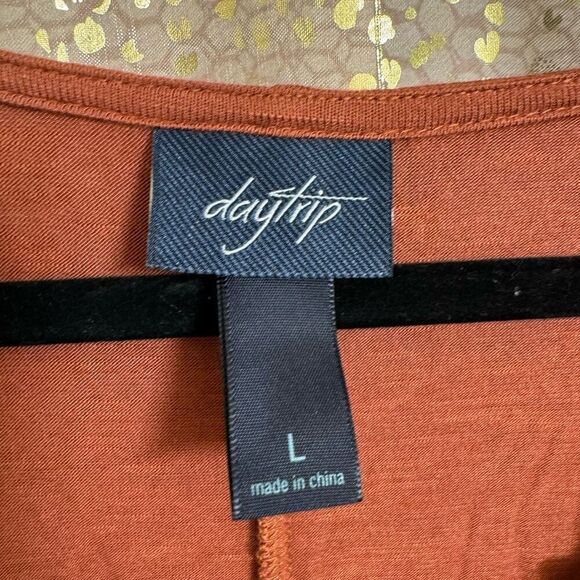 BKE Daytrip Sequoia Brown Crochet Flutter Sleeve Top Large - Picture 4 of 9